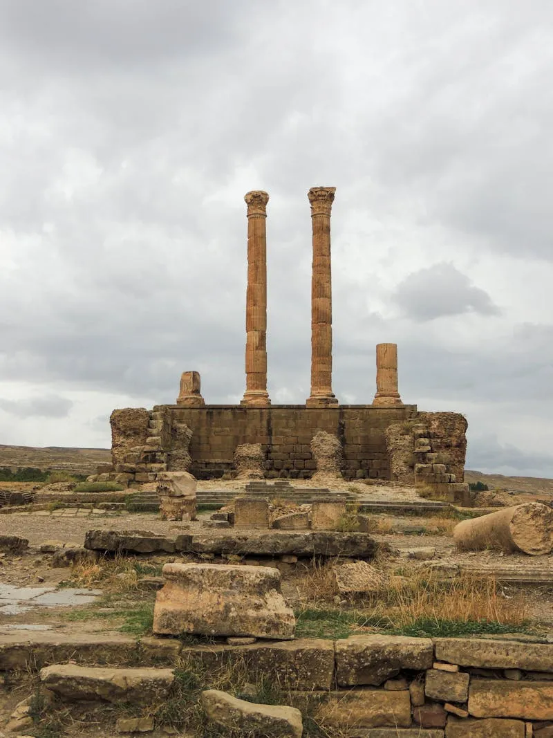 Vestiges romains de Timgad, site classé au patrimoine mondial de l'UNESCO